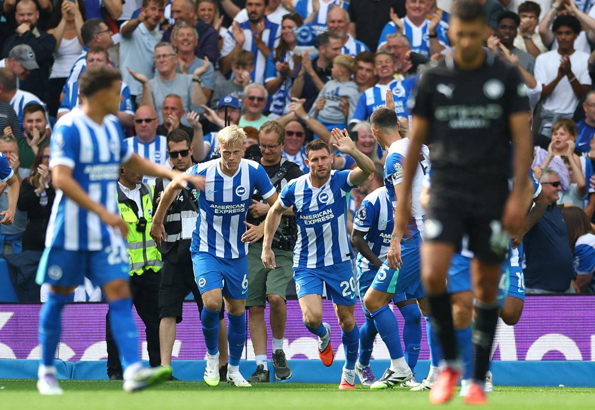 湖人詹姆斯关键三分锁定胜利（詹姆斯命中关键三分助湖人取胜）