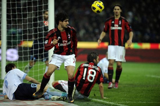 莱万：希望附加赛抽签有好运气；今天的球场就像溜冰场（莱万：盼附加赛签运理想；直言今日球场宛若冰面）