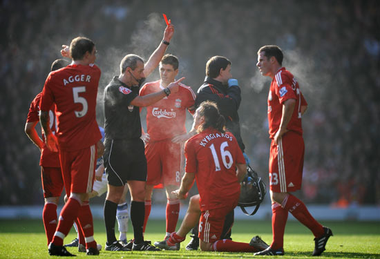 官方：帕利尼亚因转会谈判未入选球队今日比赛大名单（官方通报：因转会洽谈，帕利尼亚未进入今日比赛名单）