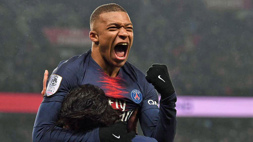 罗马诺：曼联已接触内维斯经纪人 皇马不热衷于冬窗操作（罗马诺：曼联已与内维斯经纪团队接触，皇马对冬窗引援兴趣不大）