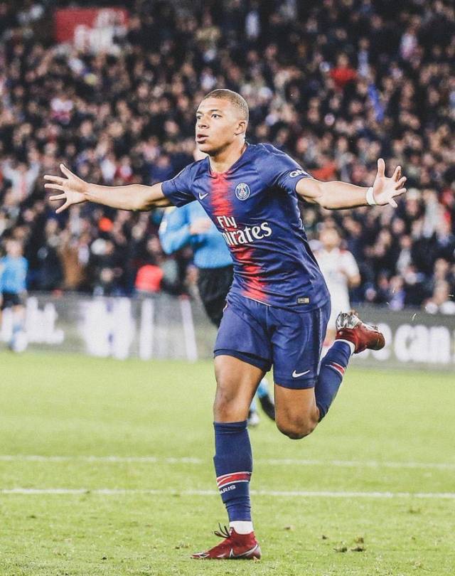 图拉姆对伤兵满营利物浦保持警惕期待国际米兰在欧冠联赛接受考验（图拉姆警惕伤兵缠身的利物浦，盼国际米兰在欧冠迎来检验）