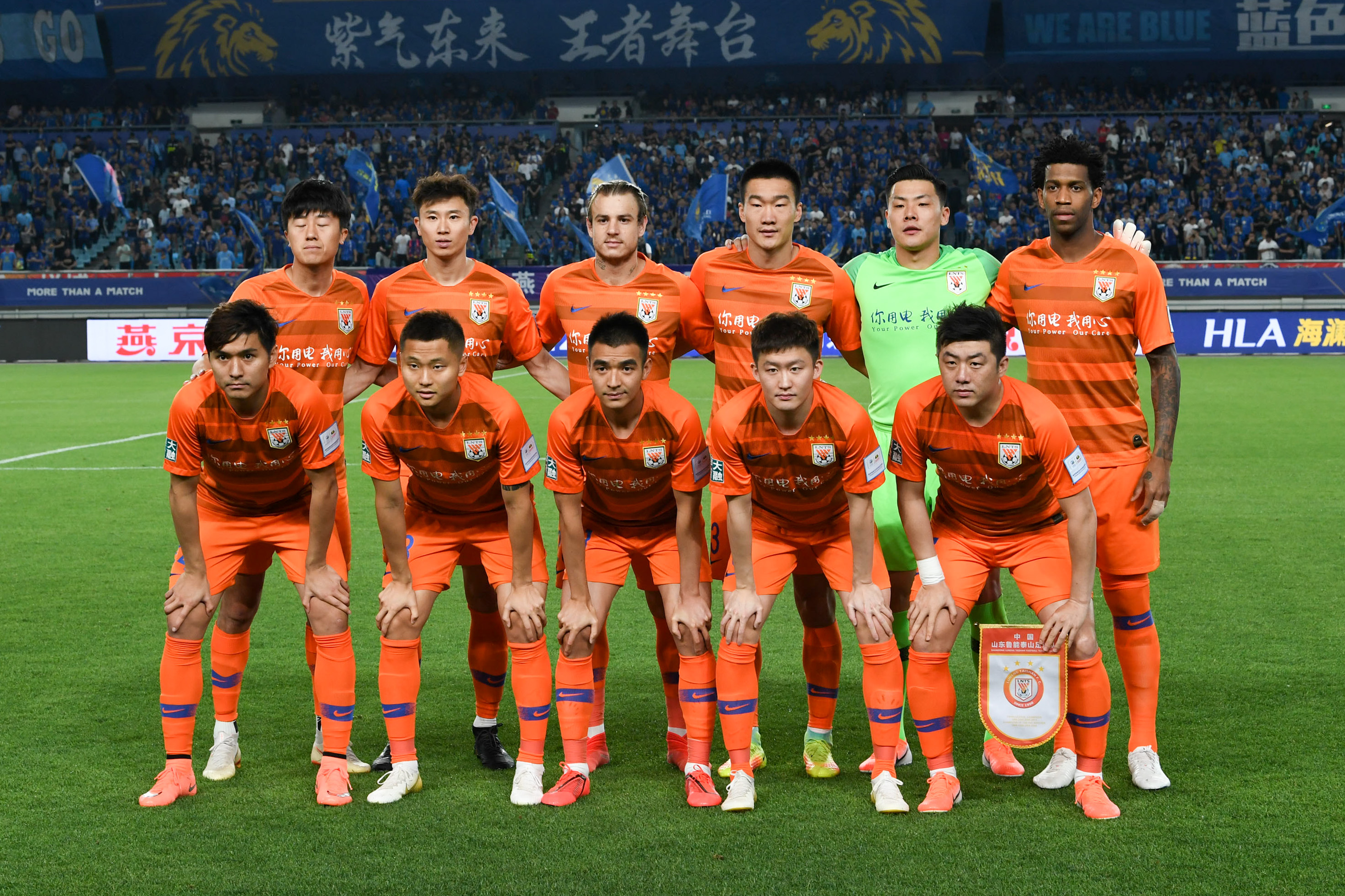 篮球湖人球员训练后心理状态稳定（湖人队球员训练结束后心理状态平稳）