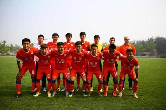 科沃德在30分钟内打出23分14板5助&历史第二位新秀（科沃德30分钟高效砍下23分14板5助，成史上第二位达成此数据的新秀）